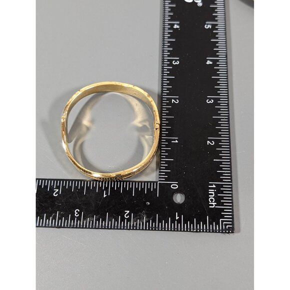 Vintage Monet Gold Tone Asymmetric Bypass Hinge Bangle Bracelet 6" - Picture 9 of 9